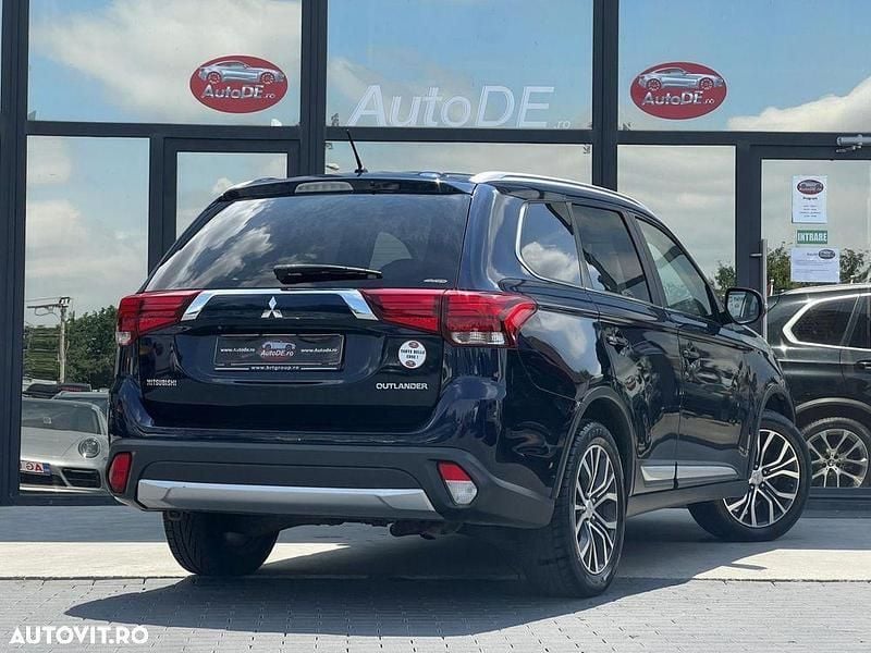 Second-hand Mitsubishi Outlander 150 CP (110 kW) 2016 Albastru SUV