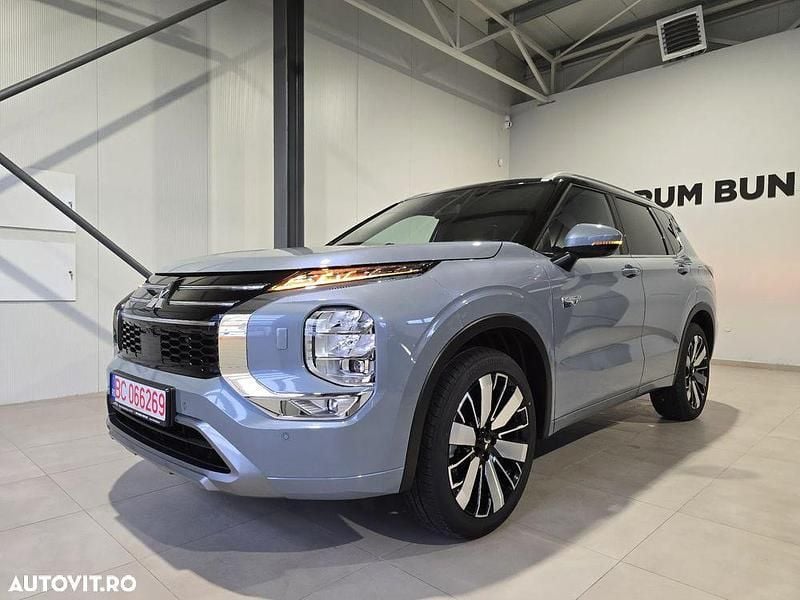 Nouă Mitsubishi Outlander P-HEV 306 CP (225 kW) 2025 Culoaregri SUV