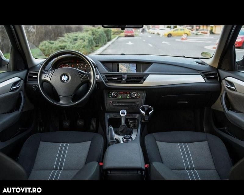 Culoarealb Utilizat 2011 BMW X1 SUV | 7.200 EUR (Super Preț) - Imagine 1/4