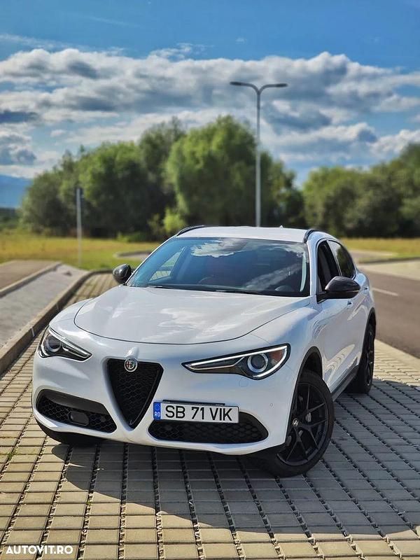 Culoarealb Utilizat 2021 Alfa Romeo Stelvio SUV | 23.990 EUR (Super Preț) - Imagine 1/4