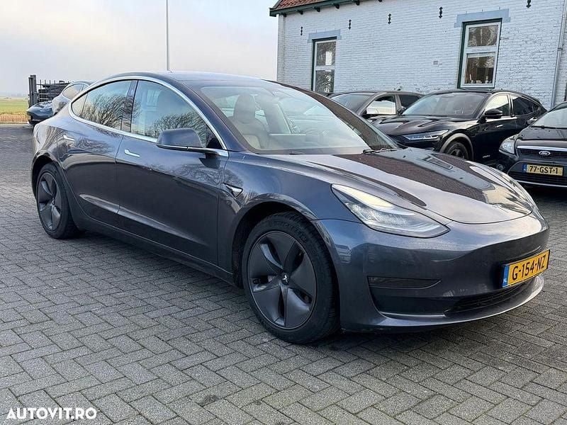 Culoarenegru Second-hand 2019 Tesla Model 3 Berlinǎ | 18.450 EUR (Preț OK) - Imagine 1/4