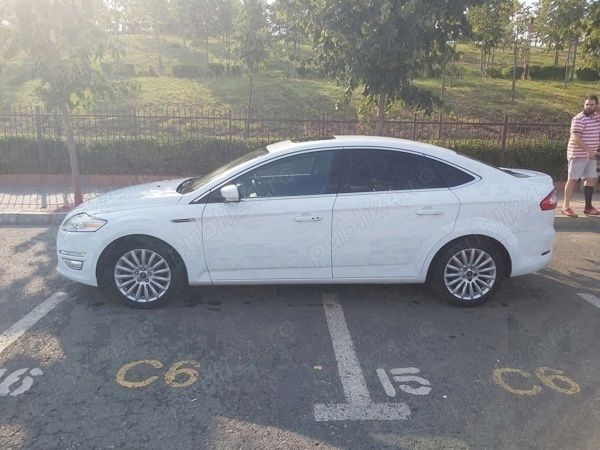 Alb Utilizat 2013 Ford Mondeo Berlinǎ | 4.900 EUR (Preț bun) - Imagine 1/4