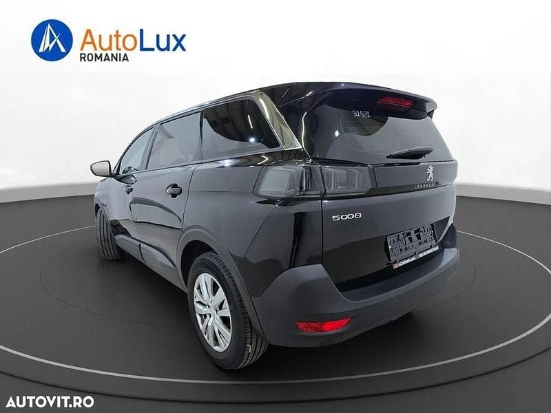 Second-hand Peugeot 5008 Allure 130 CP (95 kW) 2021 Culoarenegru SUV