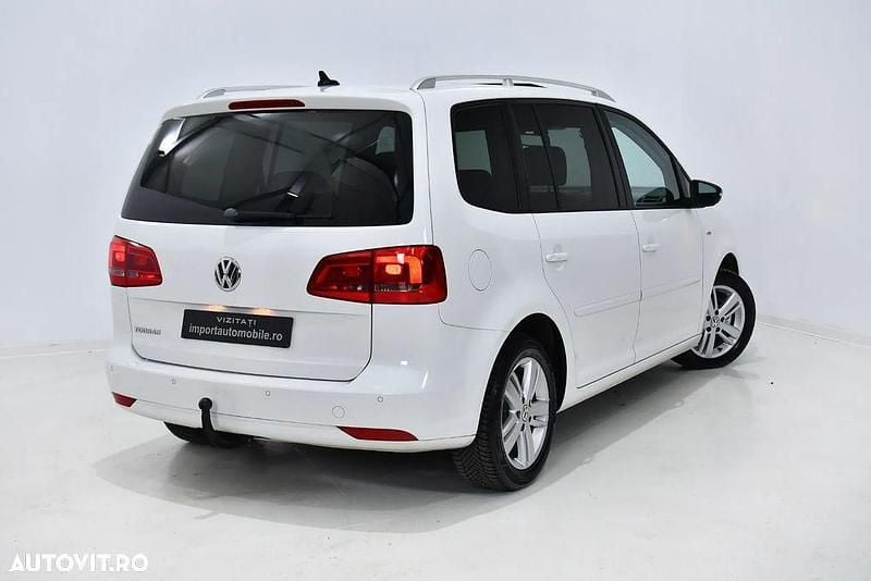 Second-hand VW Touran Match 105 CP (77 kW) 2012 Alb Monovolum