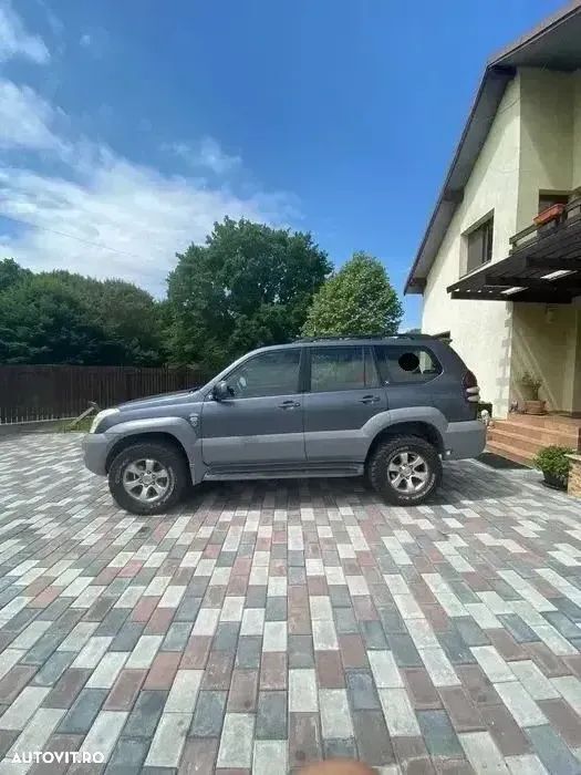 Gri Utilizat 2007 Toyota Land Cruiser SUV | 9.900 EUR - Imagine 1/4