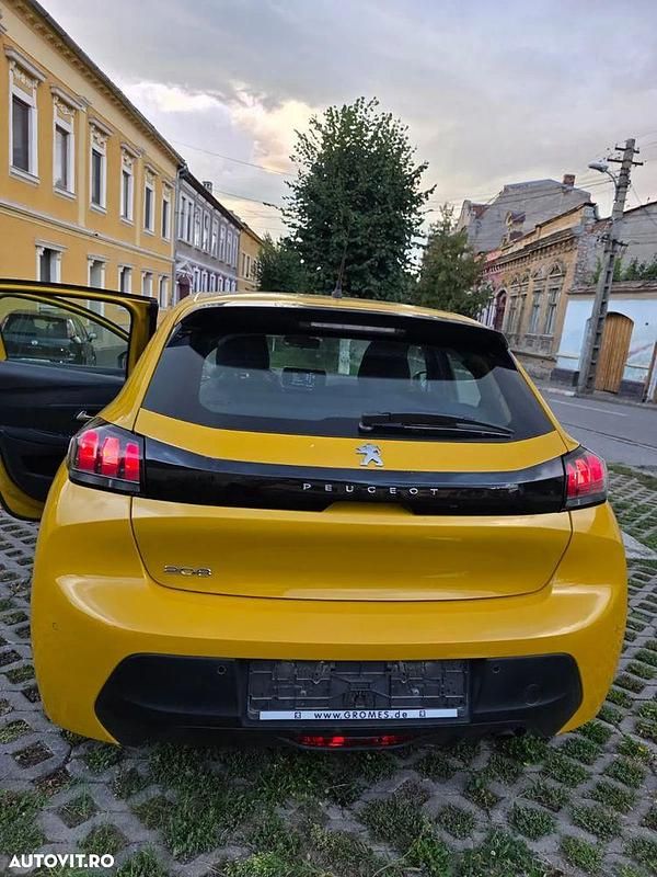 Second-hand Peugeot 208 75 CP (55 kW) 2021 Culoaregalbeuriu Hatchback
