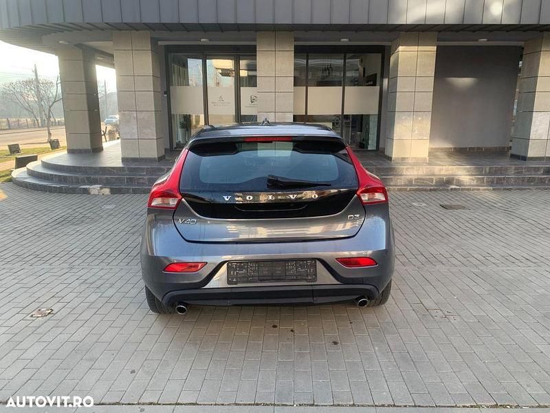 Second-hand Volvo V40 Kinetic 150 CP (110 kW) 2013 Culoaregri Hatchback