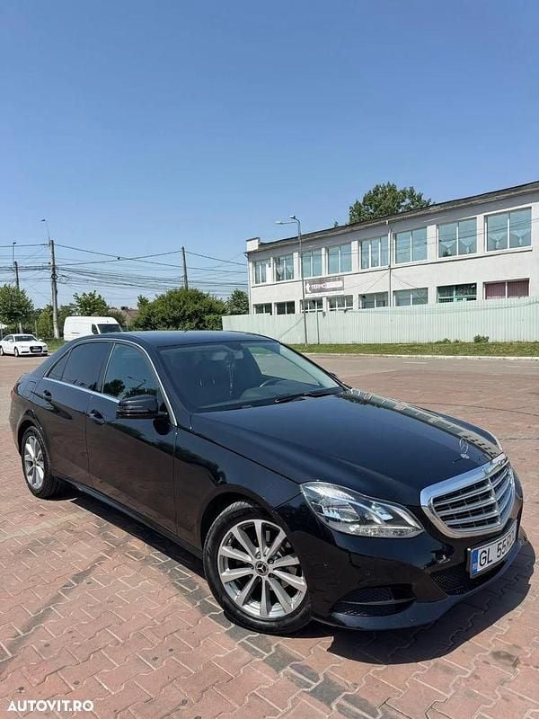 Negru Utilizat 2015 Mercedes E200 Berlinǎ | 7.500 EUR (Preț bun) - Imagine 1/4
