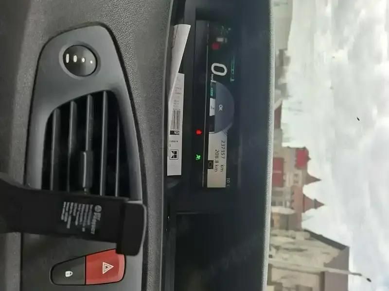 Second-hand Renault Scénic III 110 CP (80 kW) 2011 Negru Monovolum