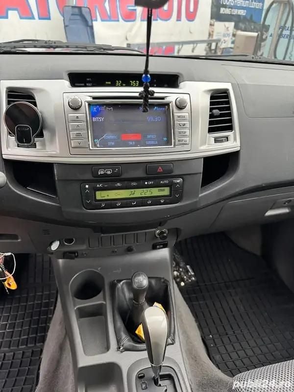 Utilizat 2013 Toyota HiLux Pickup | 18.500 EUR (Preț bun) - Imagine 1/4
