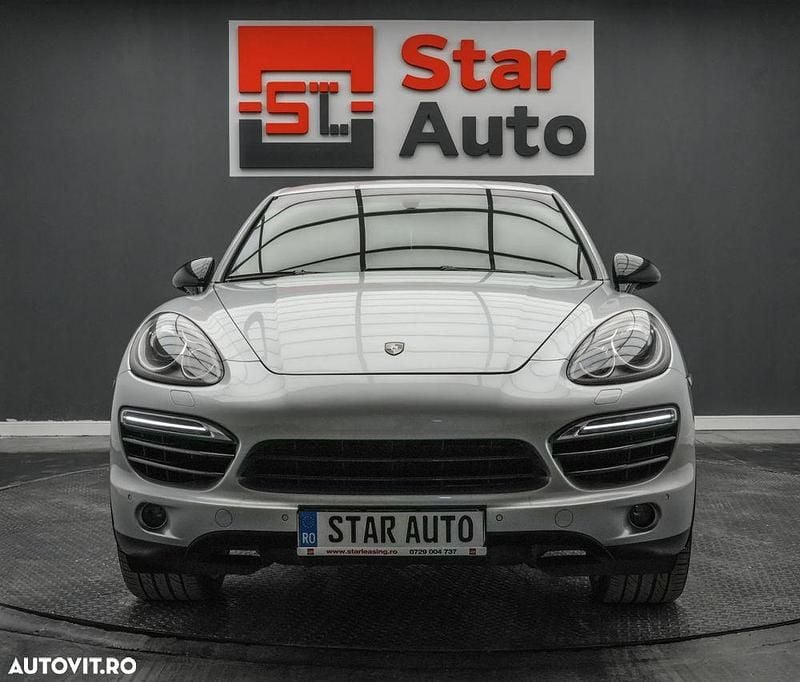 Second-hand Porsche Cayenne 240 CP (176 kW) 2011 Culoareargint SUV