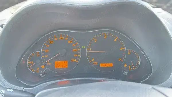 Utilizat 2005 Toyota Avensis Hatchback | 1.800 EUR (Super Preț) - Imagine 1/4