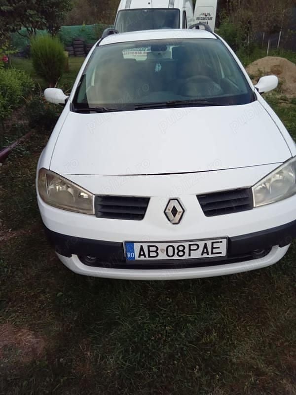 Alb Utilizat 2004 Renault Mégane II Break | 900 EUR (Preț OK) - Imagine 1/4