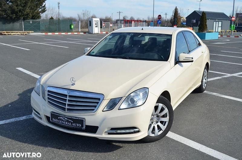Culoarebej Utilizat 2013 Mercedes E200 Berlinǎ | 6.590 EUR (Preț OK) - Imagine 1/4