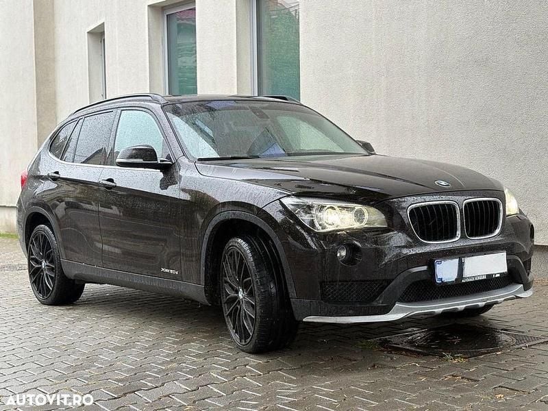 Culoaremaro Utilizat 2015 BMW X1 Sport Line SUV | 10.500 EUR (Super Preț) - Imagine 1/4