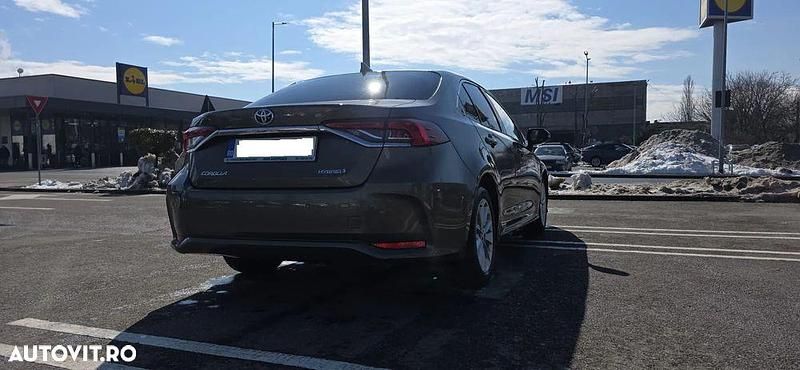 Second-hand Toyota Corolla Plus 122 CP (89 kW) 2021 Culoareverde Berlinǎ