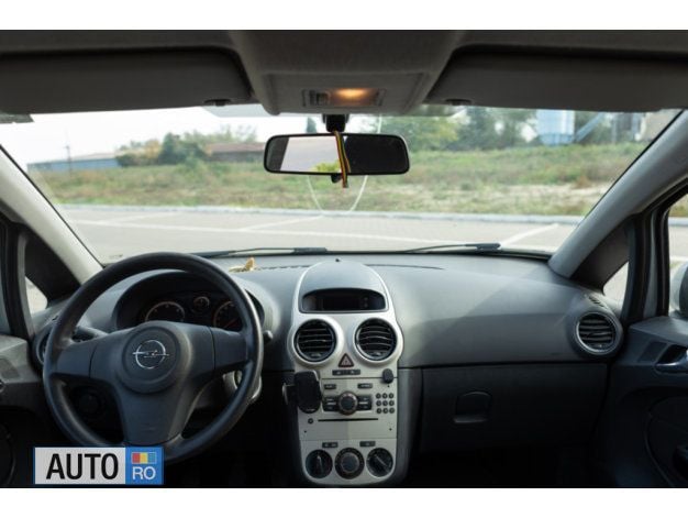 Second-hand Opel Corsa 75 CP (55 kW) 2007 Gri Hatchback