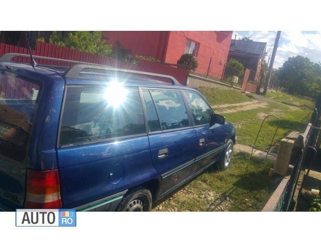 Second-hand Opel Astra 60 CP (44 kW) 1994 Albastru Berlinǎ