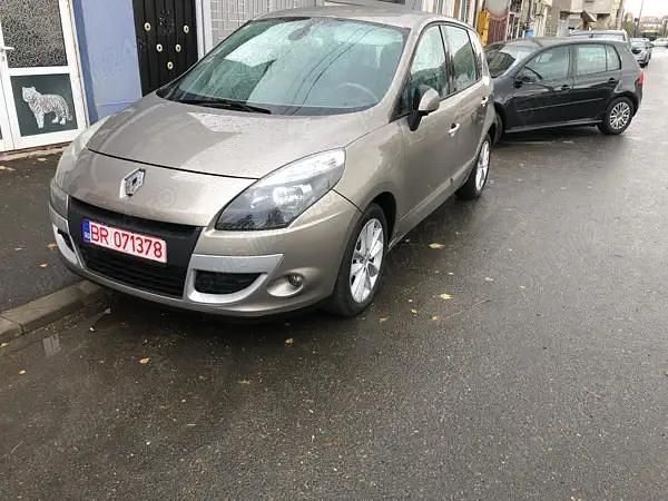 Utilizat 2010 Renault Scénic III Monovolum | 4.650 EUR (Puțin scump) - Imagine 1/4