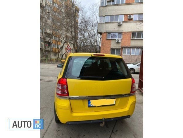 Galben Utilizat 2010 Opel Zafira Sport Monovolum | 2.300 EUR (Super Preț) - Imagine 1/2