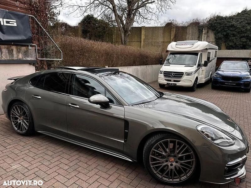 Second-hand Porsche Panamera 4S Executive 440 CP (323 kW) 2023 Culoaregri Berlinǎ