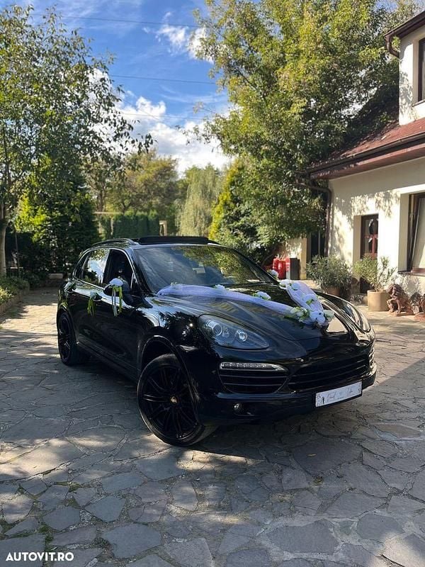 Culoarenegru Utilizat 2012 Porsche Cayenne SUV | 20.500 EUR (Puțin scump) - Imagine 1/4