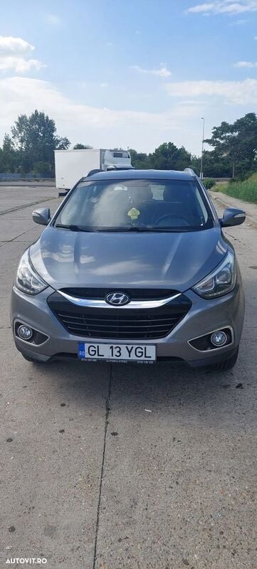 Gri Utilizat 2014 Hyundai ix35 SUV | 7.000 EUR (Super Preț) - Imagine 1/4