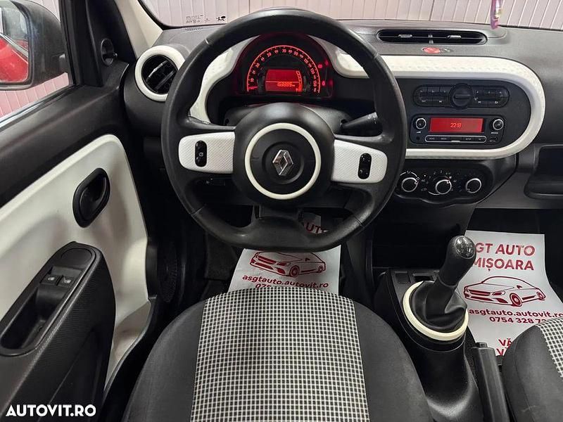 Second-hand Renault Twingo 71 CP (52 kW) 2016 Rosu Hatchback