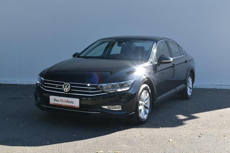 Negru normal Utilizat 2020 VW Passat Comfortline | 18.901 EUR (Preț bun) - Imagine 1/4