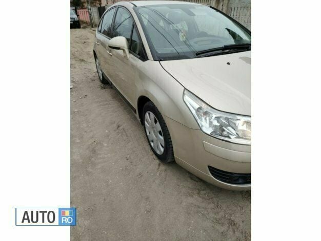 Gri Utilizat 2005 Citroën C4 Hatchback | 1.950 EUR (Preț OK) - Imagine 1/4