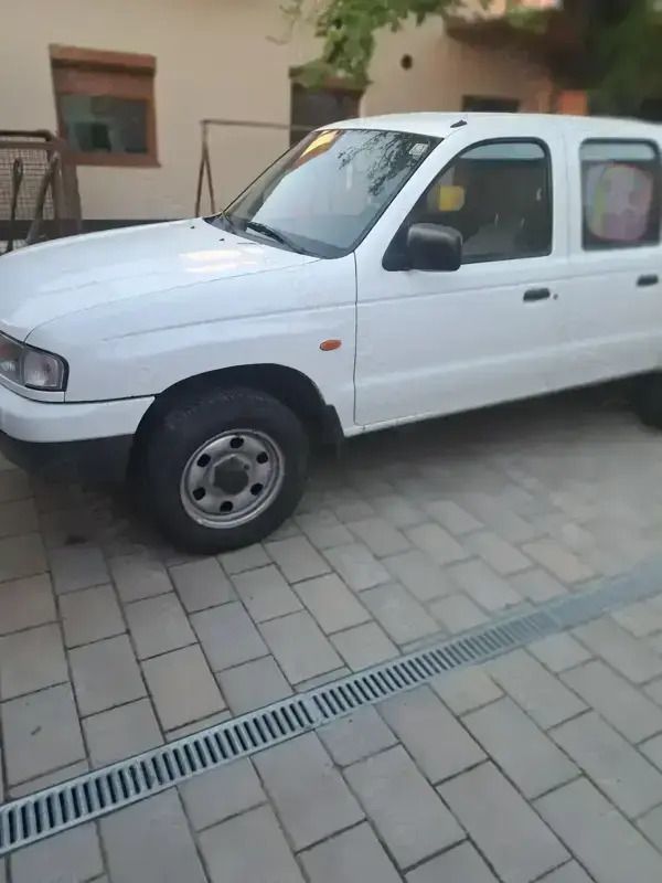 Utilizat 2001 Mazda B Series Pickup | 4.950 EUR - Imagine 1/4