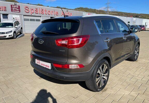 Second-hand Kia Sportage Spirit 135 CP (99 kW) 2012 Auriu SUV