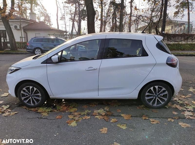 Second-hand Renault Zoe Intens 99 kW (135 CP) 2020 Culoarealb Hatchback