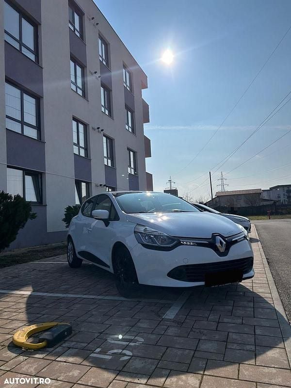 Second-hand Renault Clio IV 90 CP (66 kW) 2016 Culoarealb