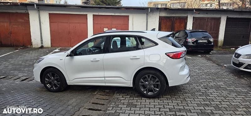 Second-hand Ford Kuga ST-Line 190 CP (139 kW) 2020 Culoarealb SUV