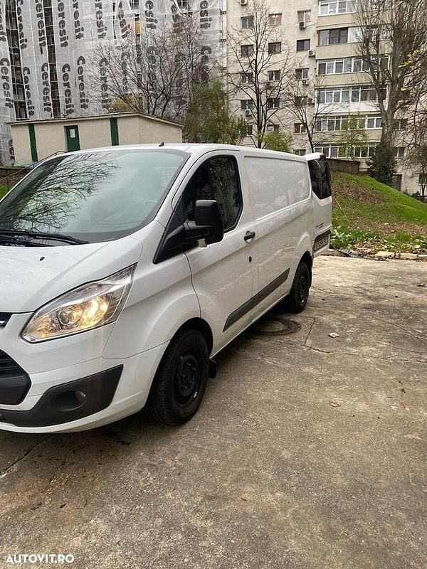 Second-hand Ford Transit Custom Trend 105 CP (77 kW) 2018 Culoarealb Monovolum