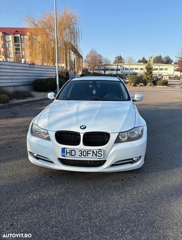 Culoarealb Utilizat 2011 BMW 320 Break | 6.500 EUR (Preț OK) - Imagine 1/4
