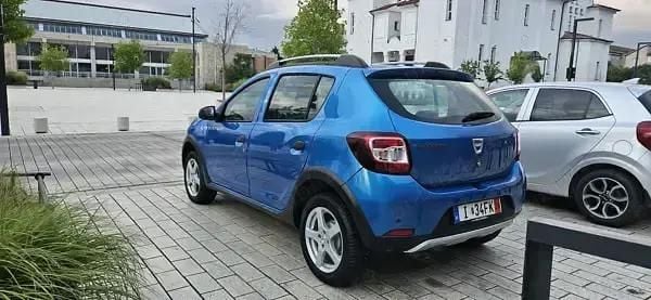 Utilizat 2014 Dacia Sandero Stepway Hatchback | 4.990 EUR (Preț OK) - Imagine 1/4