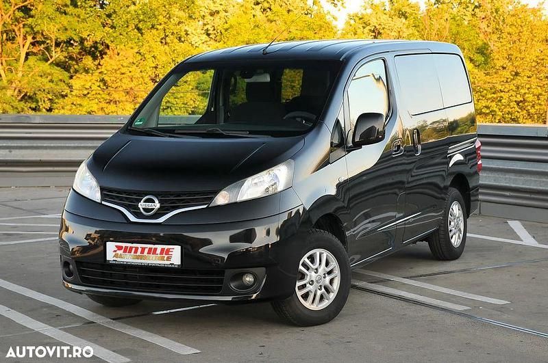 Culoarenegru Utilizat 2012 Nissan Evalia Acenta Monovolum | 5.990 EUR - Imagine 1/4
