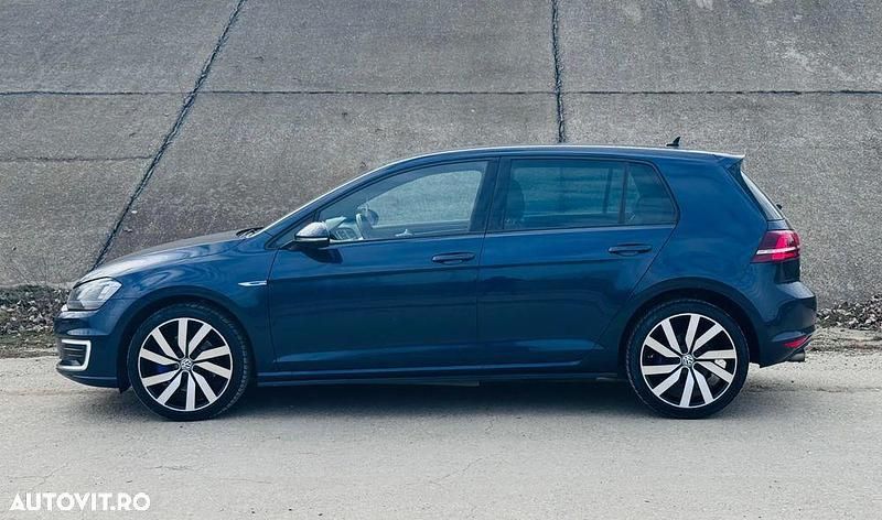 Second-hand VW Golf VII GTE 204 CP (150 kW) 2016 Culoarealbastru Hatchback