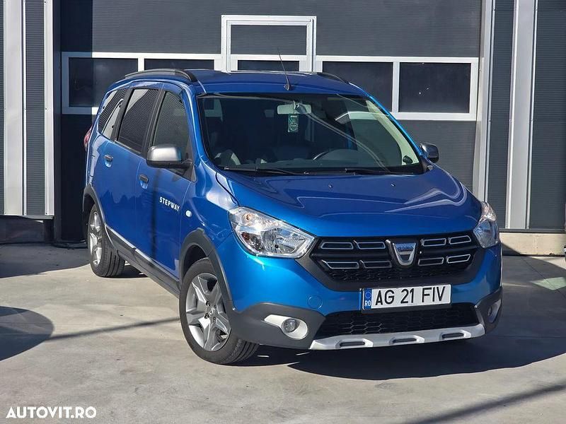 Culoarealbastru Utilizat 2020 Dacia Lodgy Stepway Monovolum | 8.500 EUR (Preț OK) - Imagine 1/4