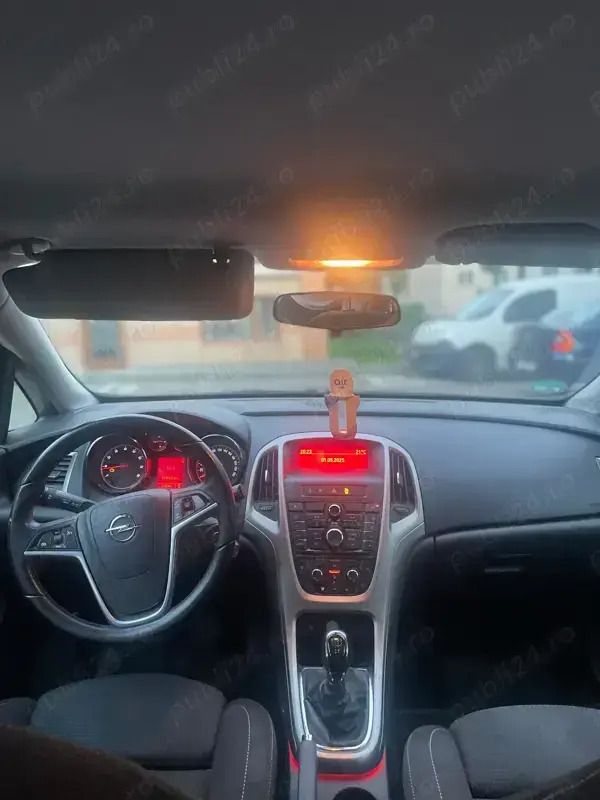 Utilizat 2010 Opel Astra Hatchback | 4.300 EUR (Puțin scump) - Imagine 1/4