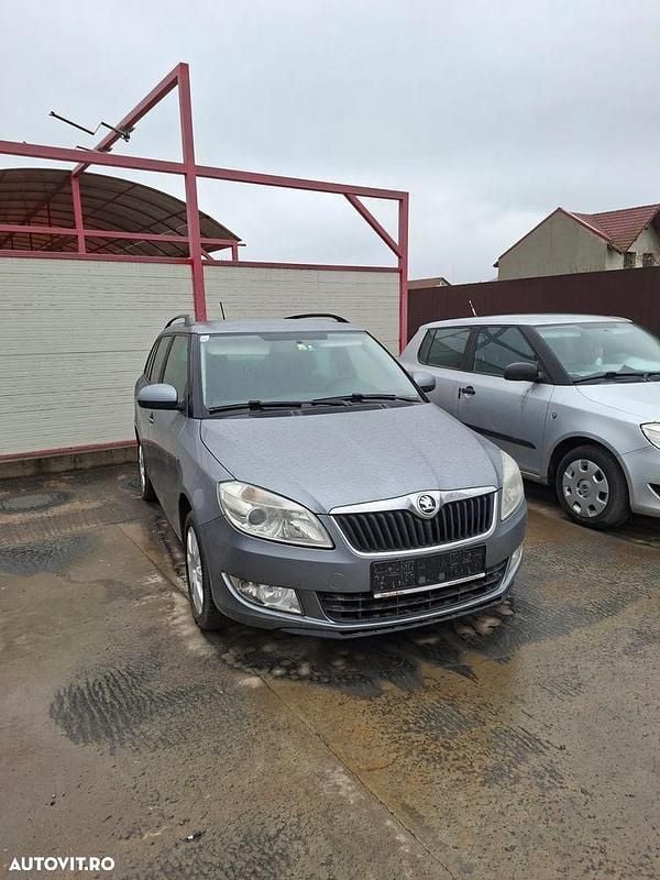 Culoaregri Utilizat 2013 Skoda Fabia Elegance Break | 3.700 EUR (Preț OK) - Imagine 1/4