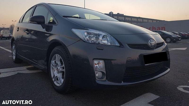 Second-hand Toyota Prius 99 CP (72 kW) 2011 Culoaregri Berlinǎ