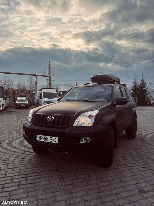 Culoarenegru Utilizat 2004 Toyota Land Cruiser SUV | 13.850 EUR (Preț OK) - Imagine 1/4