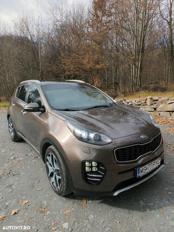 Second-hand Kia Sportage GT-Line 185 CP (136 kW) 2016 Culoaremaro SUV