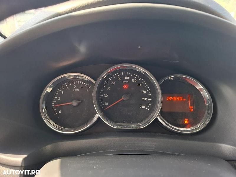 Culoarebej Utilizat 2015 Dacia Logan Berlinǎ | 4.500 EUR (Preț OK) - Imagine 1/4
