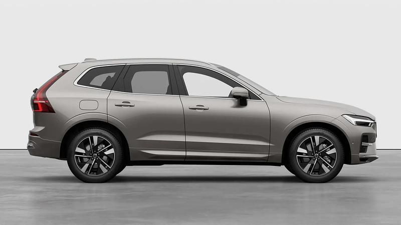 ["bright dusk"] Second-hand 2025 Volvo XC60 Plus SUV | 67.345 EUR (Puțin scump) - Imagine 1/4