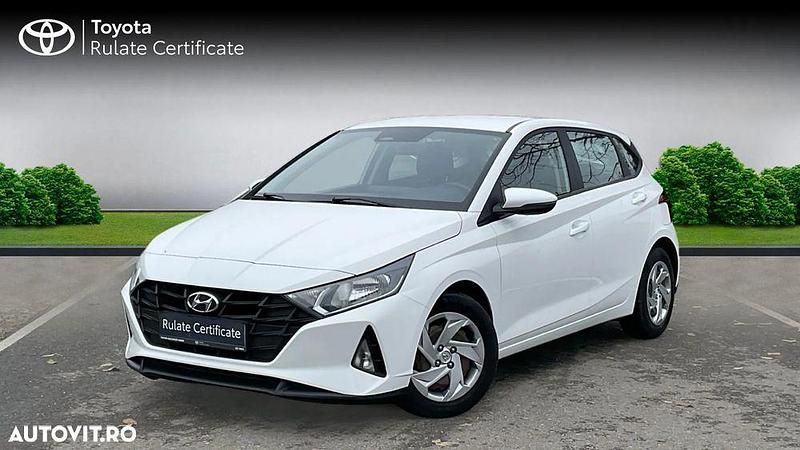 Second-hand Hyundai i20 Classic 84 CP (61 kW) 2020 Culoarealb Hatchback