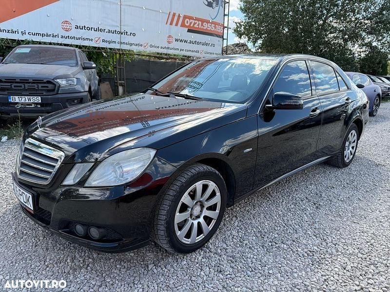 Negru Utilizat 2011 Mercedes E200 Elegance Berlinǎ | 6.900 EUR (Preț OK) - Imagine 1/4
